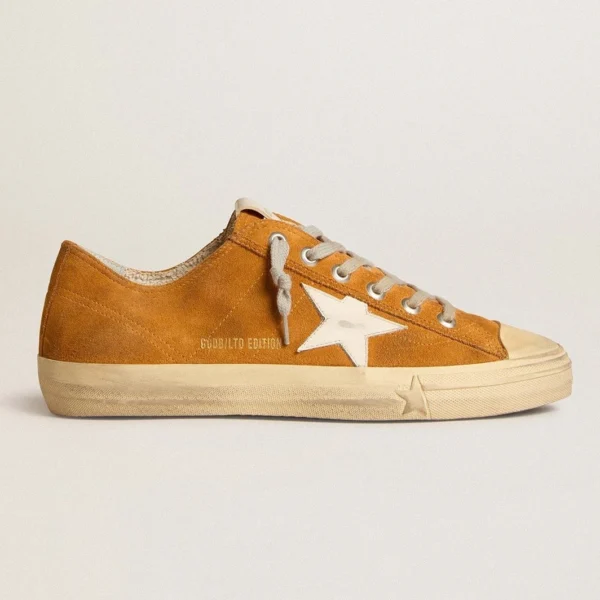 Golden Goose Men’s V-Star in camel suede and white leather star