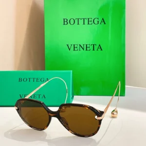 BV1436S 007 Geometric Sunglasses