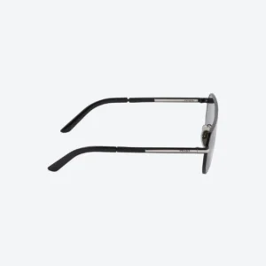 Black Aviator Sunglasses with Iconic Metal Plaque