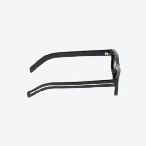 Black Sunglasses with Iconic Metal Plaque – Contemporary Style