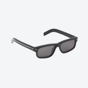 Black Sunglasses with Iconic Metal Plaque – Contemporary Style