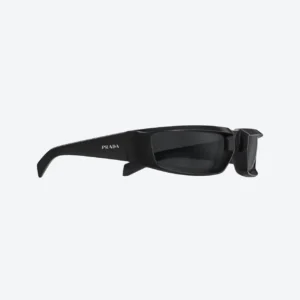 Distinctive Sunglasses - Black Frame