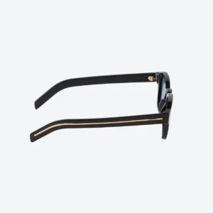 Sunglasses with the iconic metal plaque - Black
