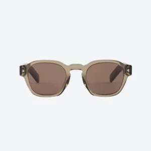 Sunglasses with the iconic metal plaque - Brown